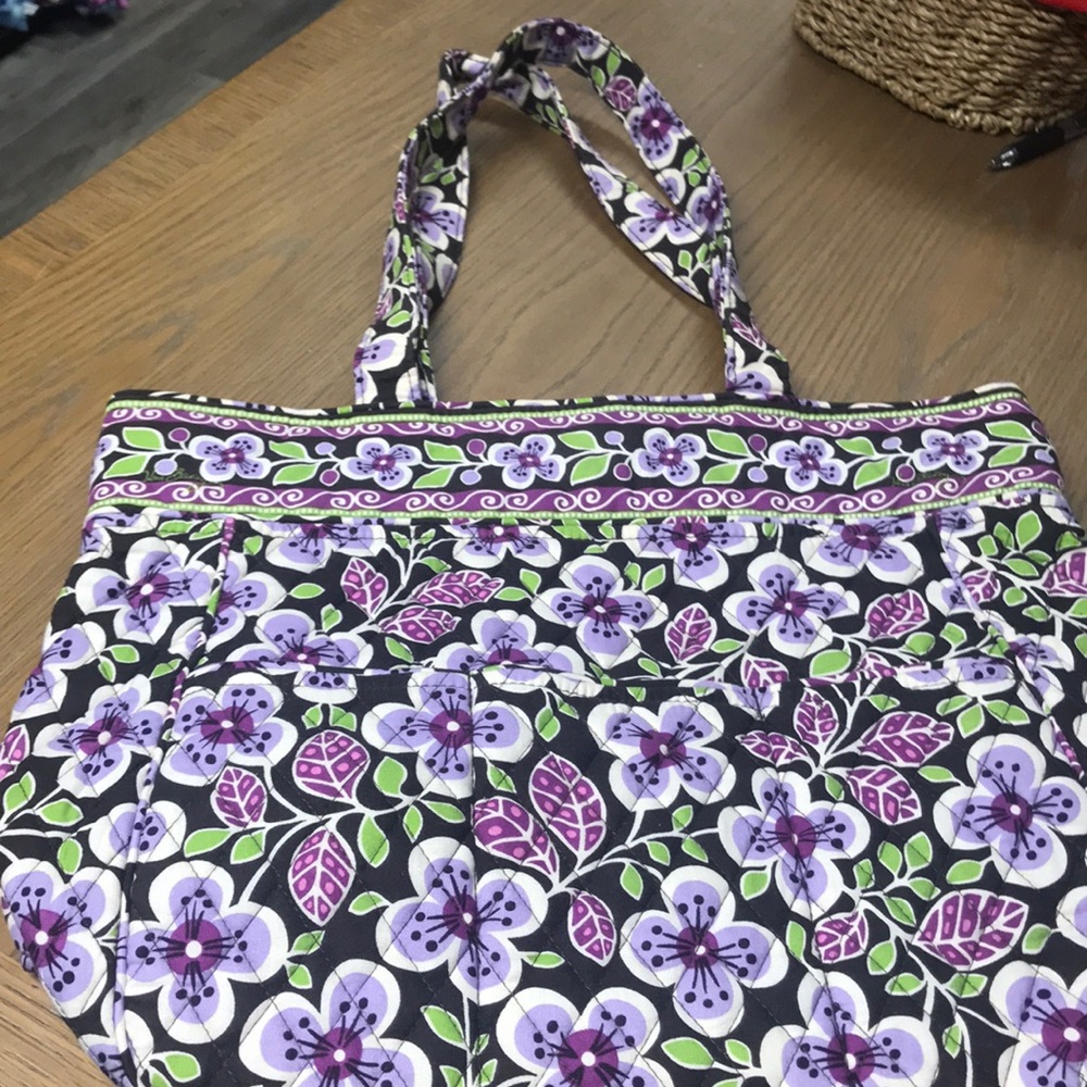 Iconic tote bag